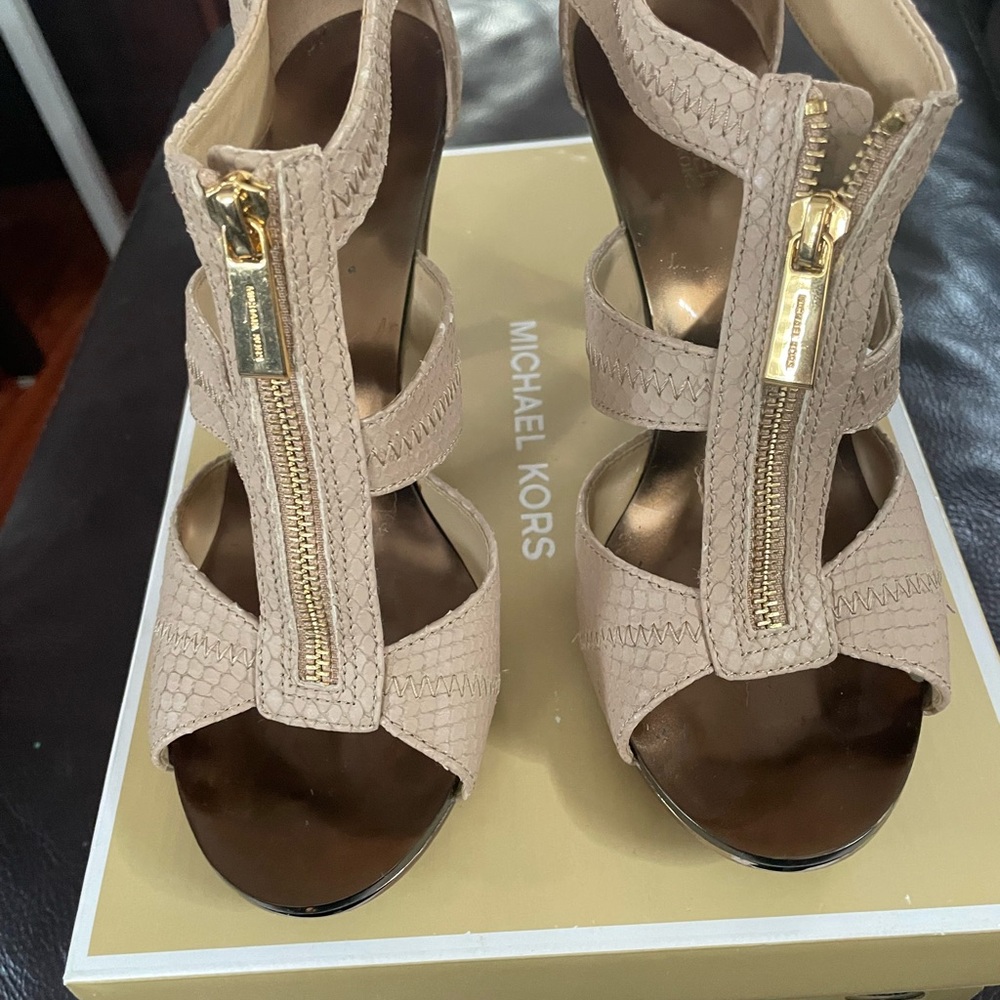 MICHAEL Michael Kors Beige Heels with Gold Zipper